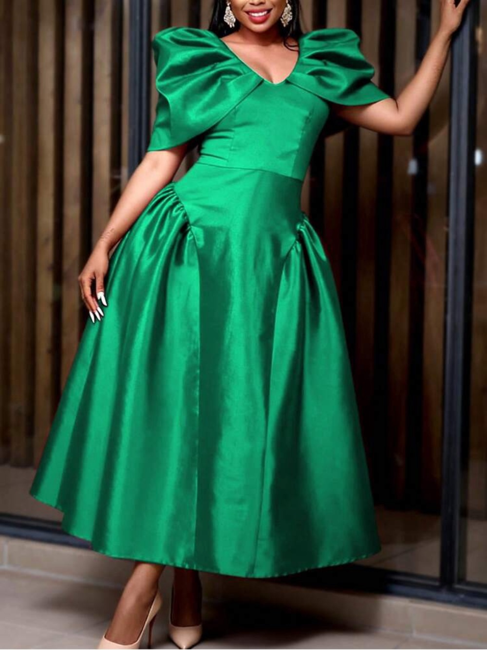 Emerald Puff-Sleeve Midi Dress with V-Neck